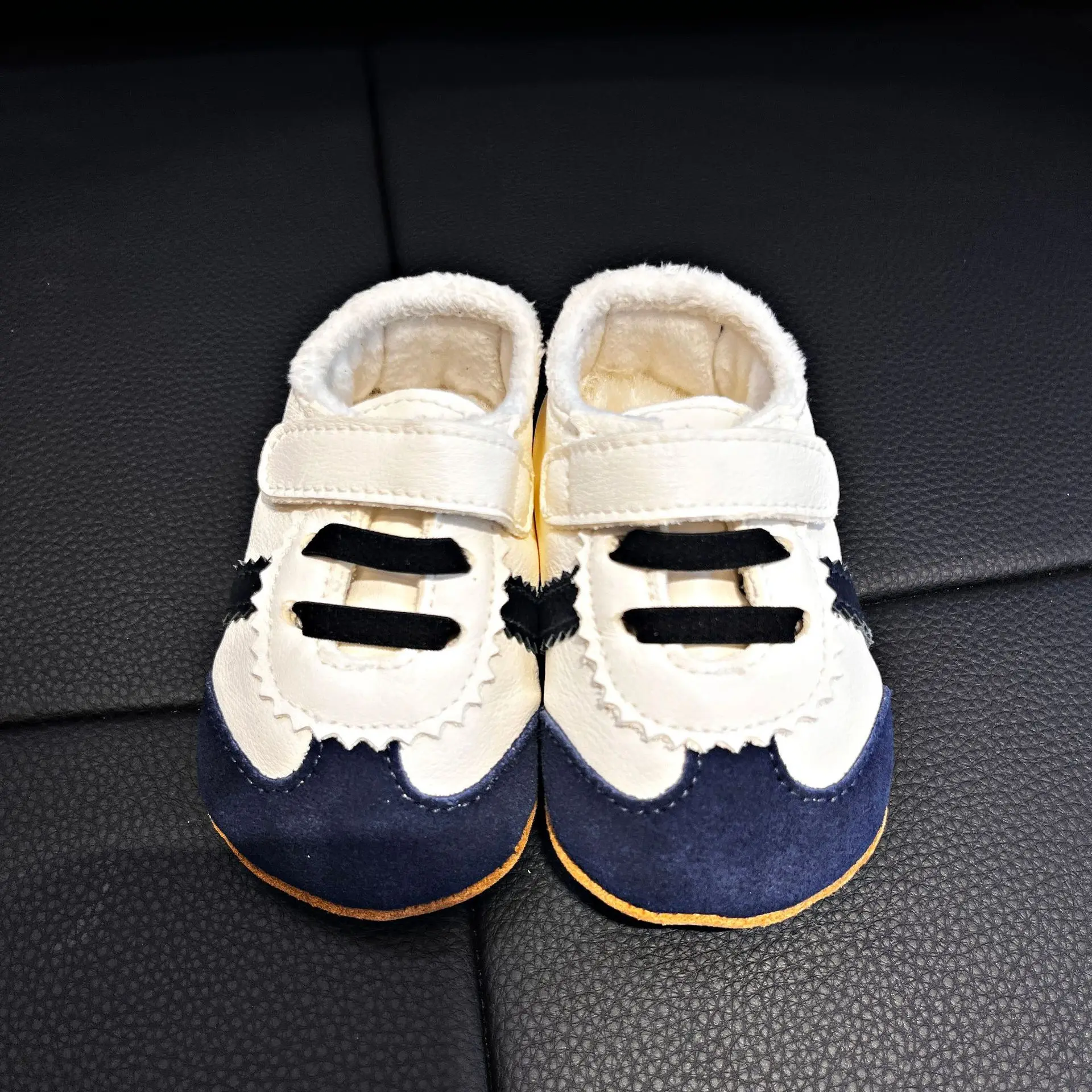 

Winter Warm Lamb Wool Baby Girls Shoes Genuine Leather First Walkers High Quality Cowhide Newborn Boys Indoor Shoes