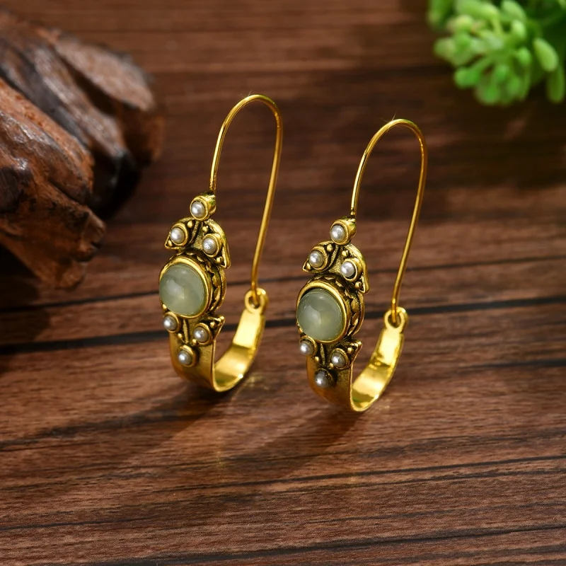2026 New Ladies Elegant Palace Retro Accessories, Fashionable High-end Crystal, High-end Personality, Attending Banquet Earrings