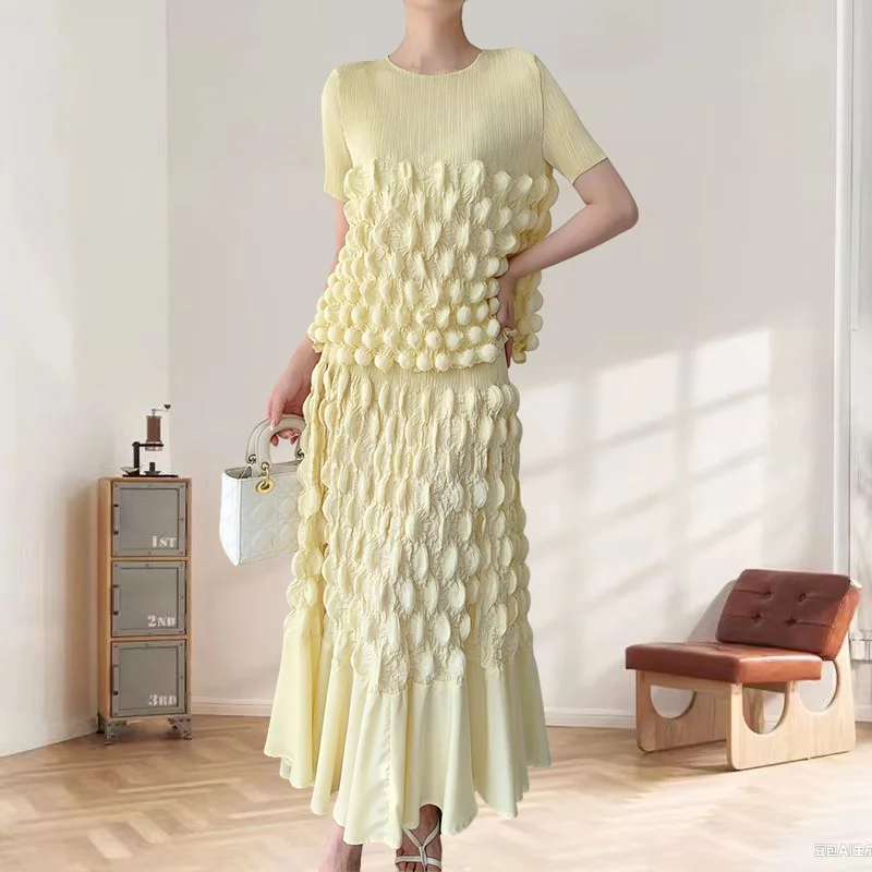 

Miyake Pleated Skirt Set Women Bubble Pleated 2025 New Solid Colour Top+Half Skirt Age Reducing Comfortable Casual Fashion Women