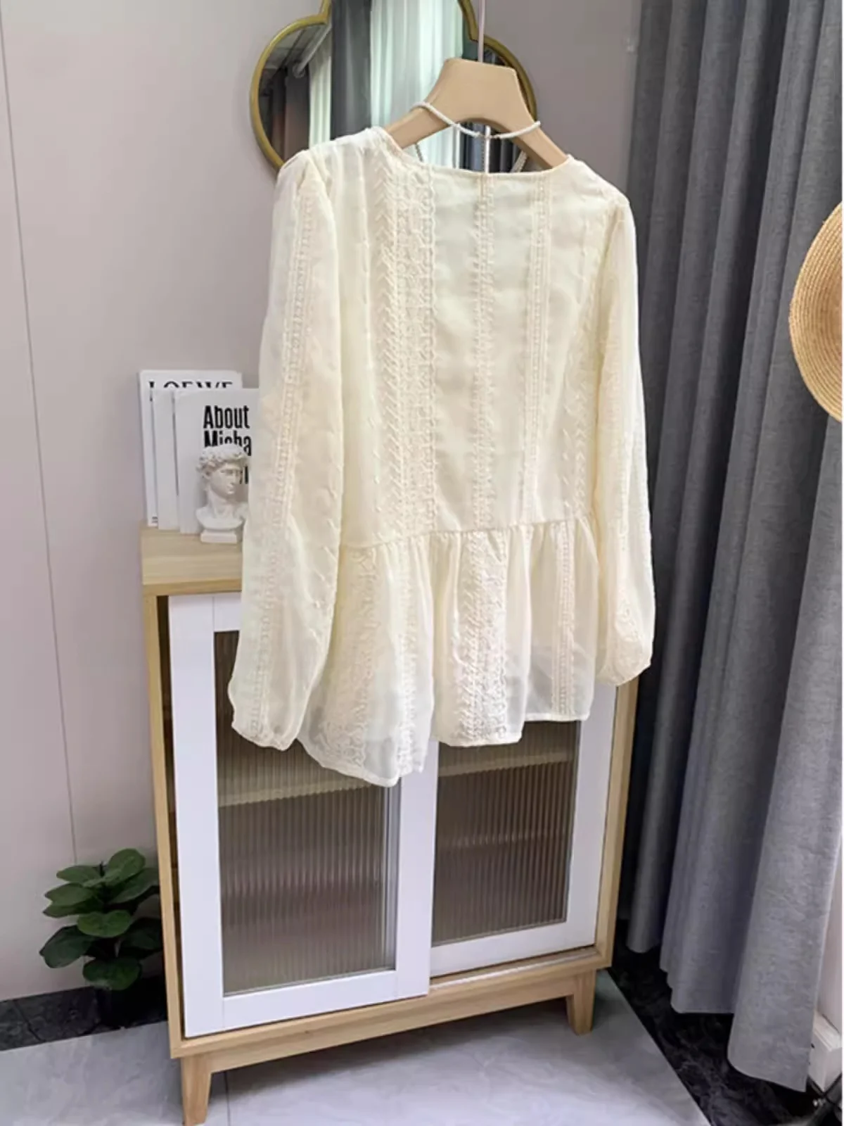 Oszałamiająca, haftowana bluzka z kwadratowym dekoltem z perłami, podkreślająca figurę, uniwersalna, idealna do pracy, długa, jedwabna, w kolorze...