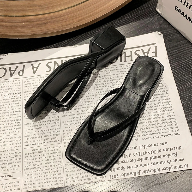 Flip-flops Women's Outer Wear 2025 New Summer Seaside Square Head Middle Heel Beach with Skirt Pinch Foot Cool Slippers