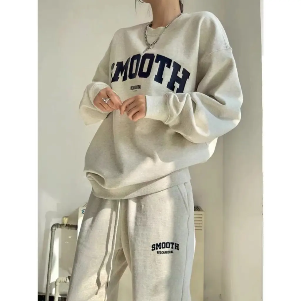 

Women's American Casual Sportswear Suit Loose Fit Two-Piece Set Sweatshirt Pants Combo for Spring Autumn Student Running Outfit
