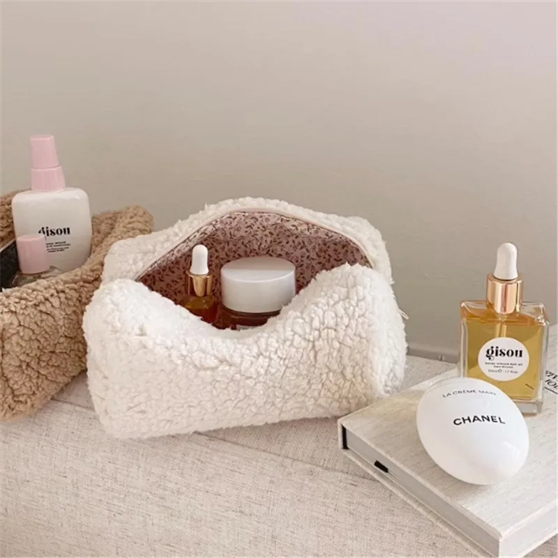 Lamb Plush Soft Toiletry Bag Solid Makeup Bag Women Portable Travel Skincare Zipper Handbags Storage Organizer Make Up Wash Bags