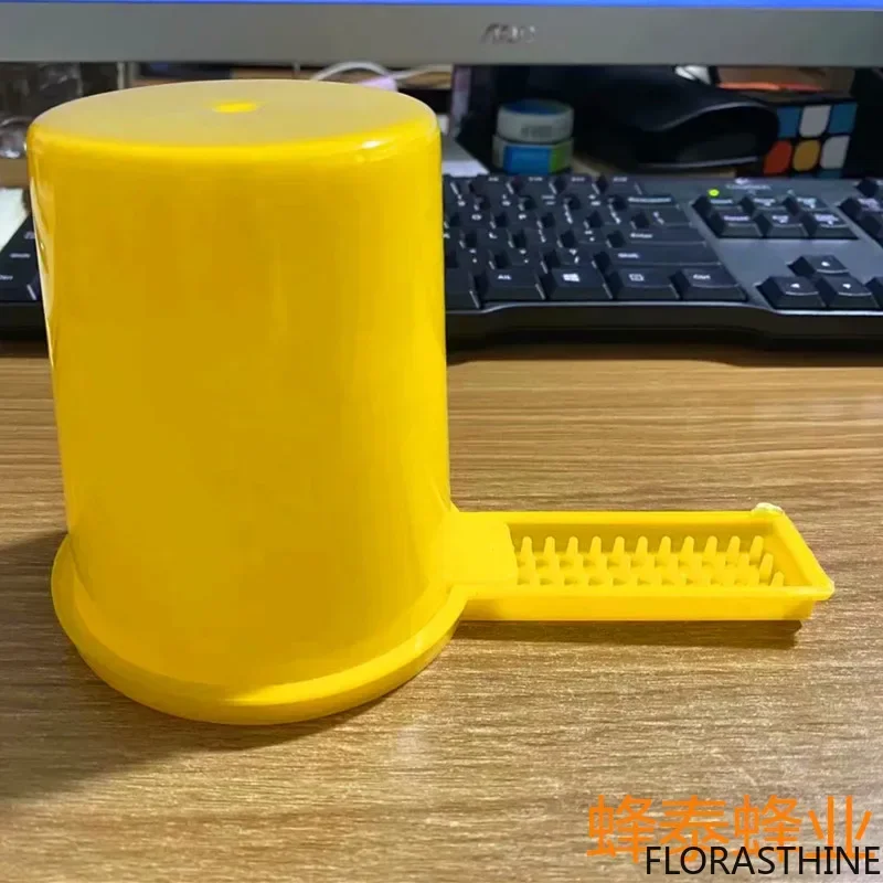 10 pieces of yellow 518 nest door feeder bee Water Feeder Beekeeping Tools for External Use in Beehives