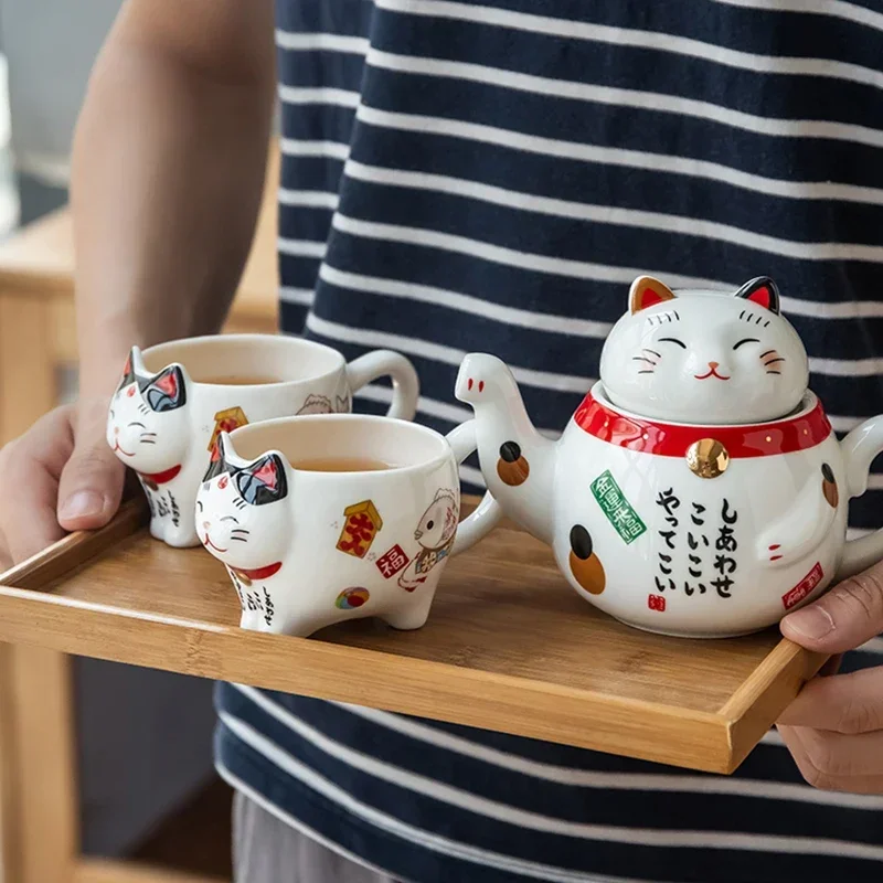 Cute Japanese Lucky Cat Porcelain Tea Set Creative Maneki Neko Ceramic Tea Cup Pot with Strainer Lovely Plutus Cat Teapot Mug