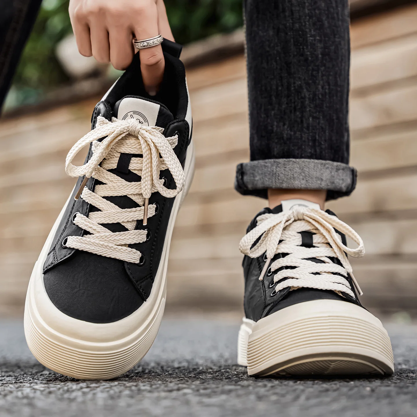 

Модные молодежные высокие кеды для мужчин: новые зимние повседневные универсальные кожаные кроссовки средней высоты для спорта и отдыха