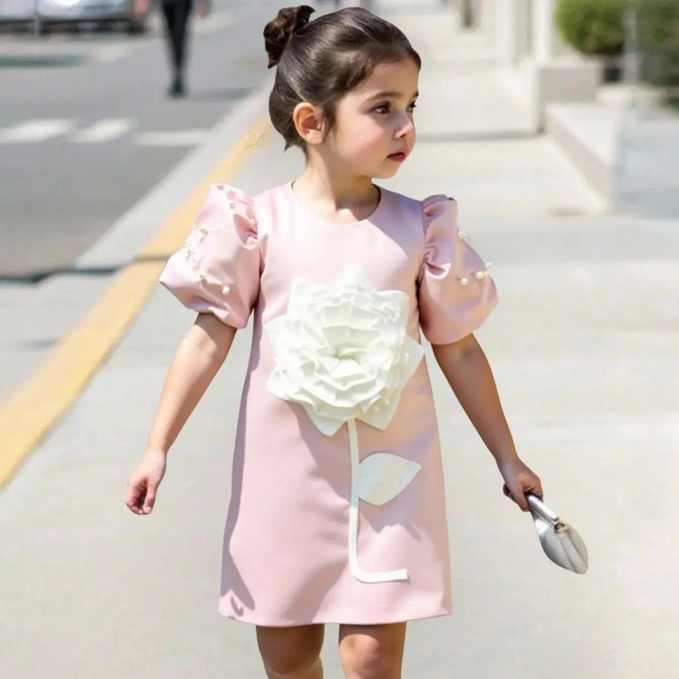 فستان الأميرة اللطيف للفتيات بأكمام منتفخة ومطرز بالخرز على شكل وردة للأطفال وحفلات أعياد الميلاد وحفلات الزفاف الأولى وعيد الميلاد والعام الجديد