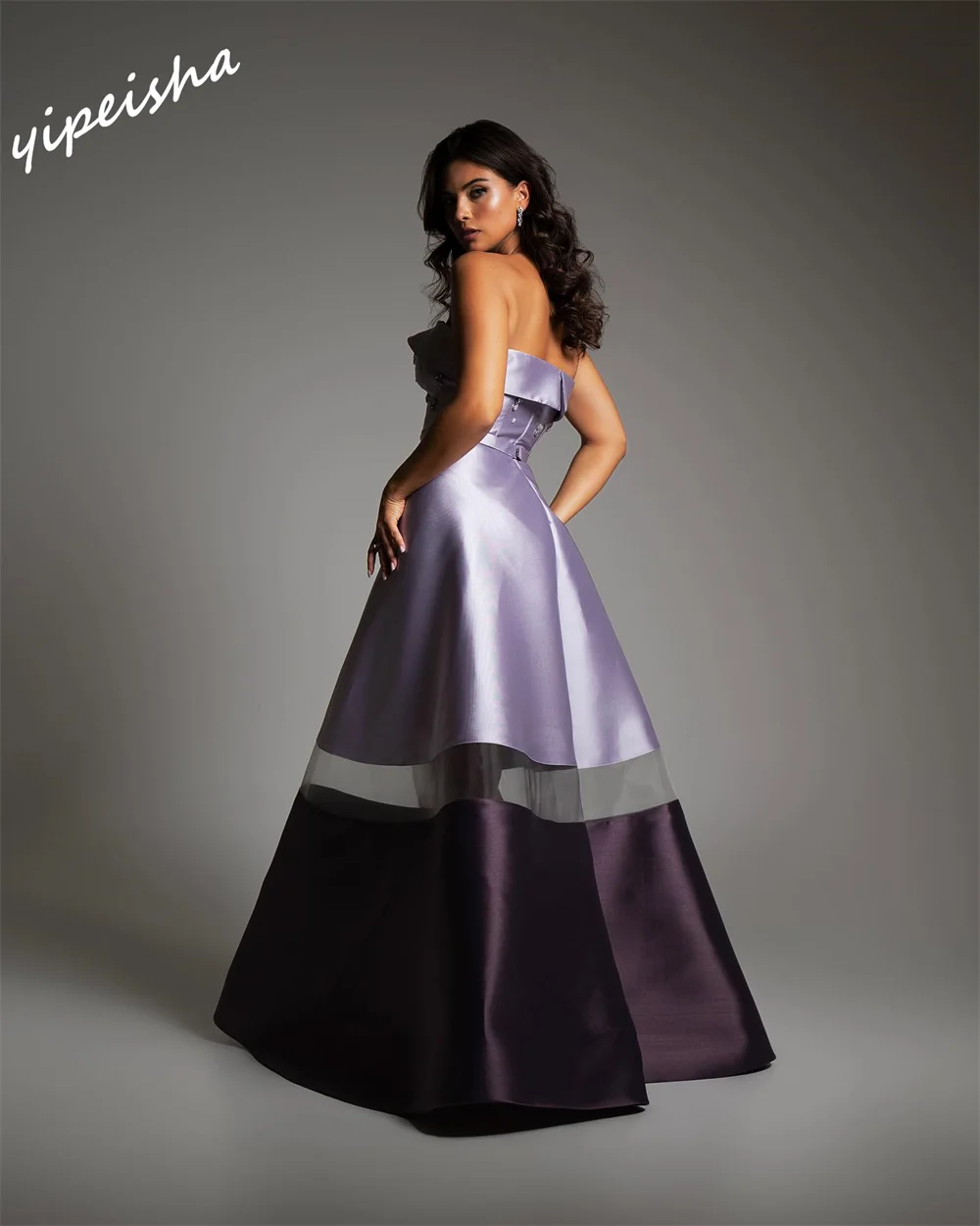 Exquisites herzförmiges Ballkleid, bodenlang, Strass-Satin, individuell gestaltet