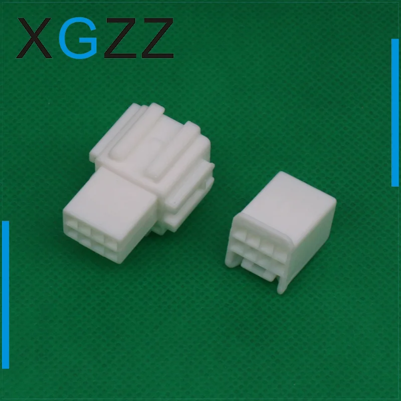 7186-8847/7187-8847 is suitable for Honda reversing camera, ambient light, fuse box, power plug 8P