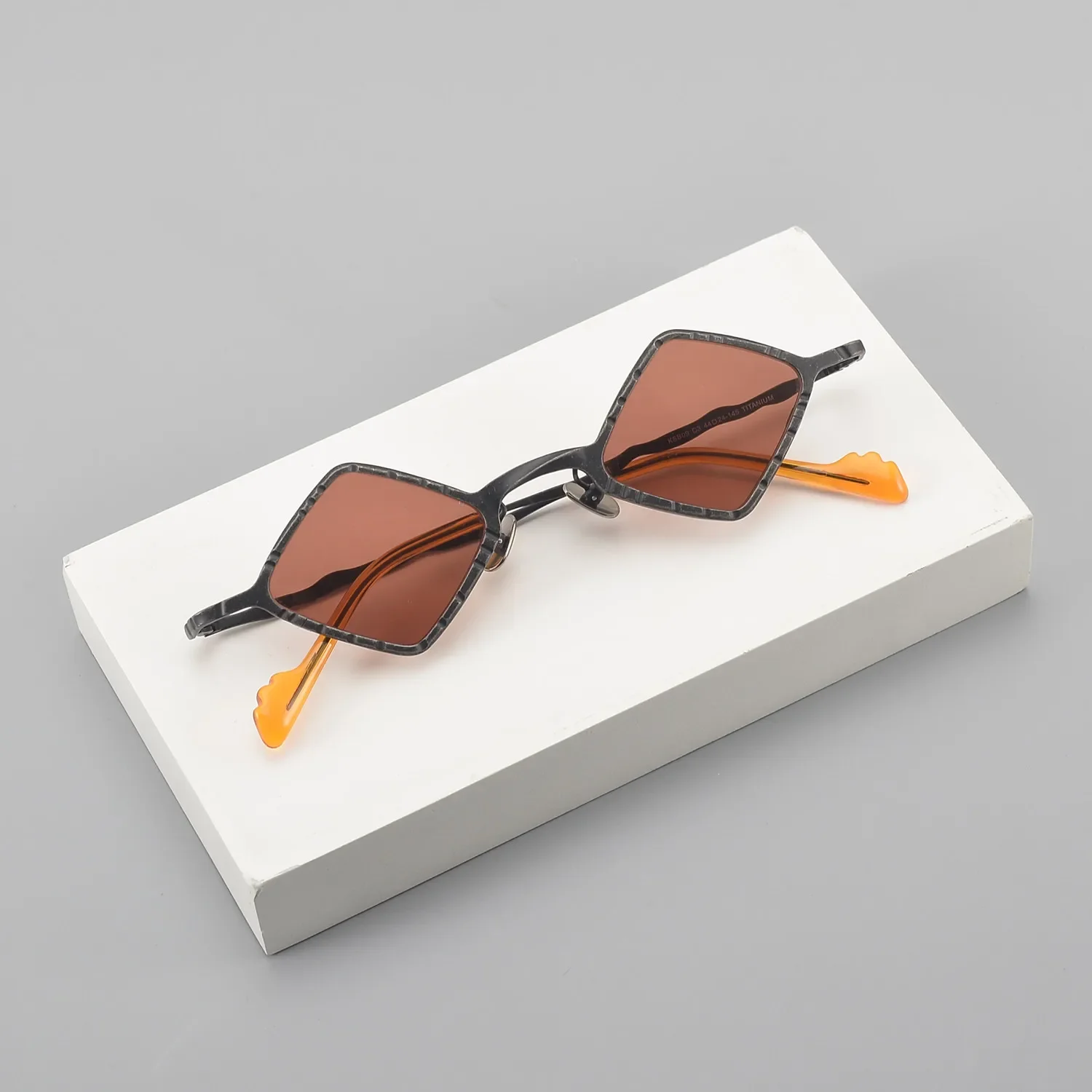 Fashion Trend Vintage Pure Titanium Sunglasses Technical Rune Dejavu prismatic Academic Design UV400 polarized Lens Top Quality