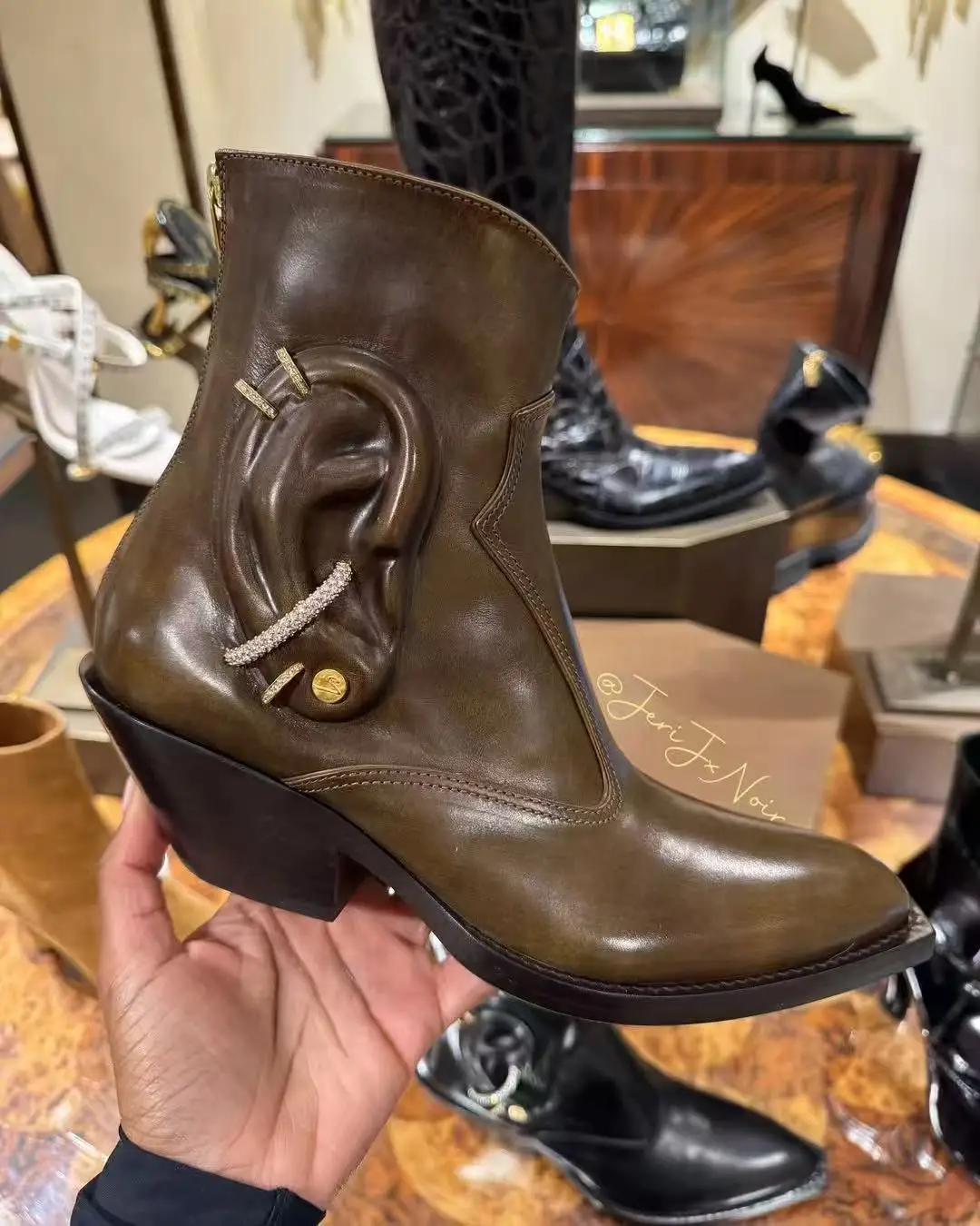 New Autumn/Winter Women's Vintage Brown Western Ankle Boots Unique Ear Decor Crystal Pointed Toe Block Heel Fashion Shortt Boots