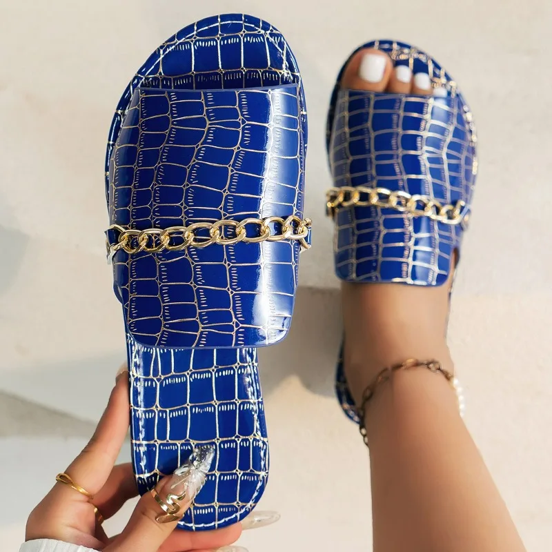 Women's Glitter Gold Slippers Metallic Textured Sandals with Chain Decor, Large Size Open-toed Flip-flops Flat Wedge Sandals