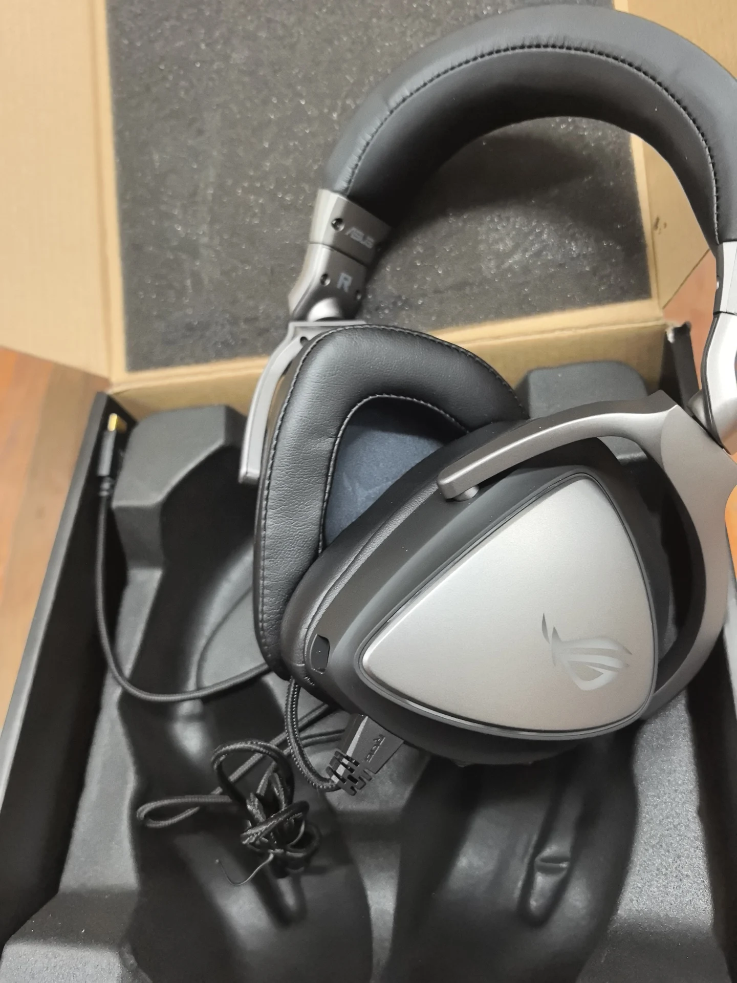 سماعات ألعاب ASUS RGB QUAD-DAC 7.1 قناة USB فوق الأذن PC PS4 PS5 Xbox One غطاء أذن ناعم مزود بخاصية إلغاء الضوضاء