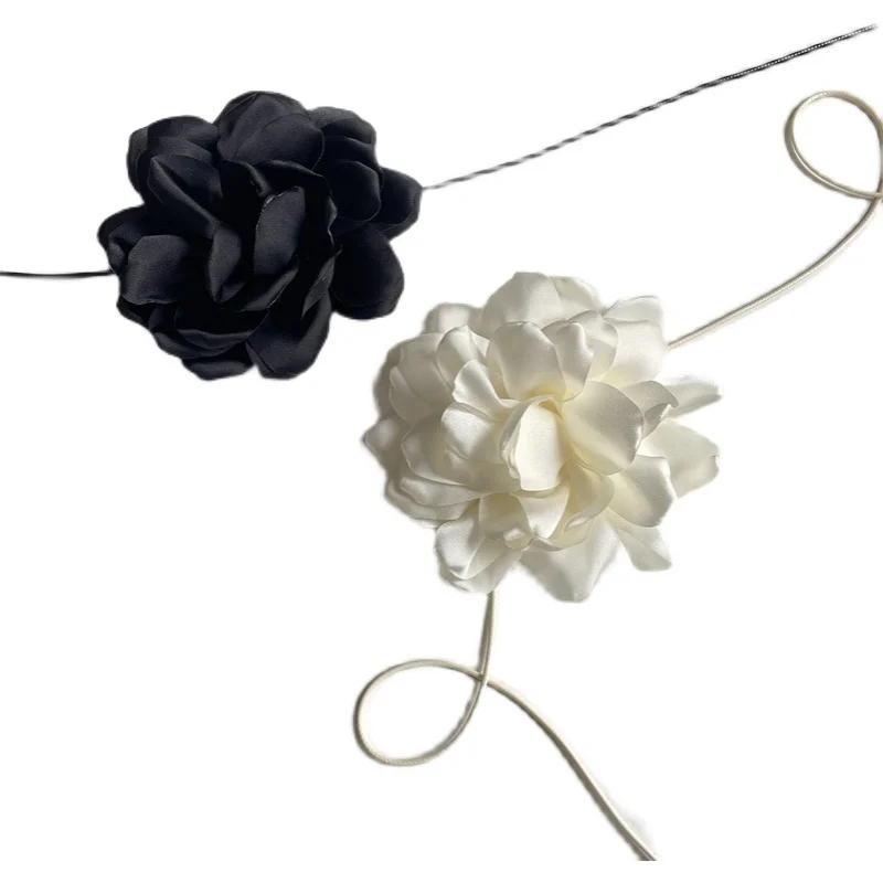 

Stylish Wearing Style Large Flower Black Necklace Strap Neck Strap Necklace
