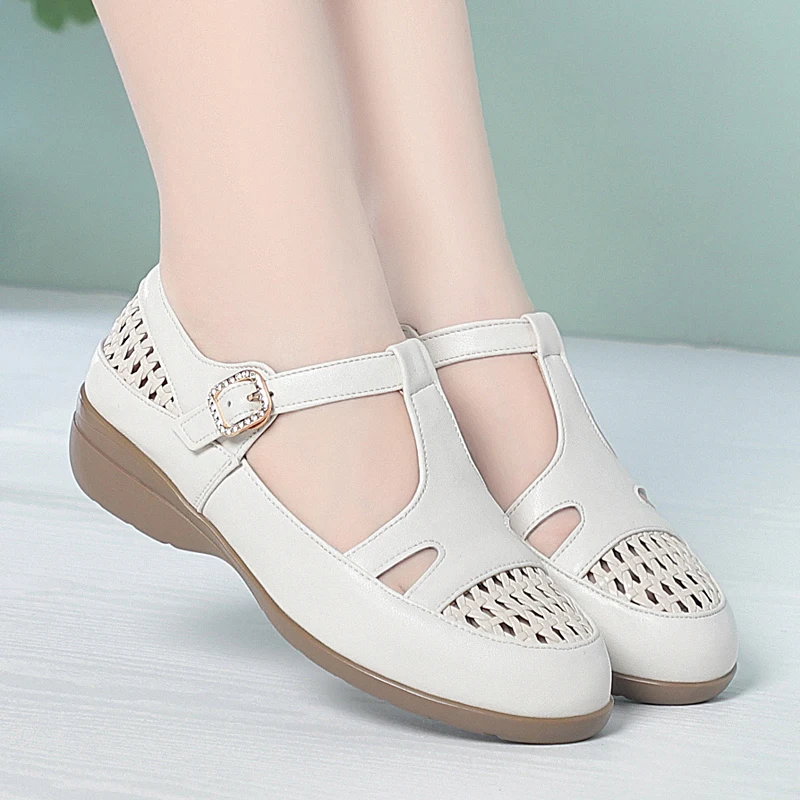 

Женские сандалии на танкетке из натуральной кожи, нескользящие, с вырезами, большие размеры, весна-лето 2026, новинка