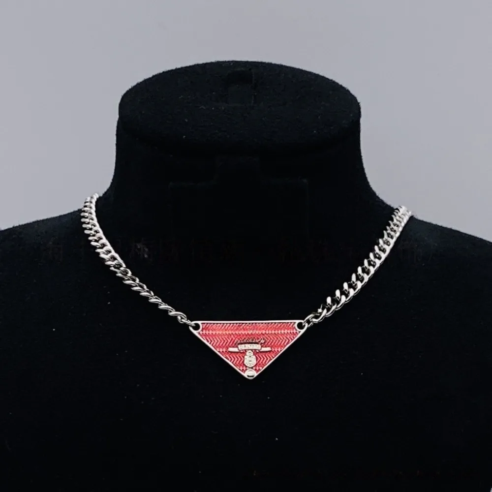 

2025 New PR Necklace, Retro Pendant Highlights High-end Temperament, Suitable for Daily Wear, Holiday Gifts jewelry