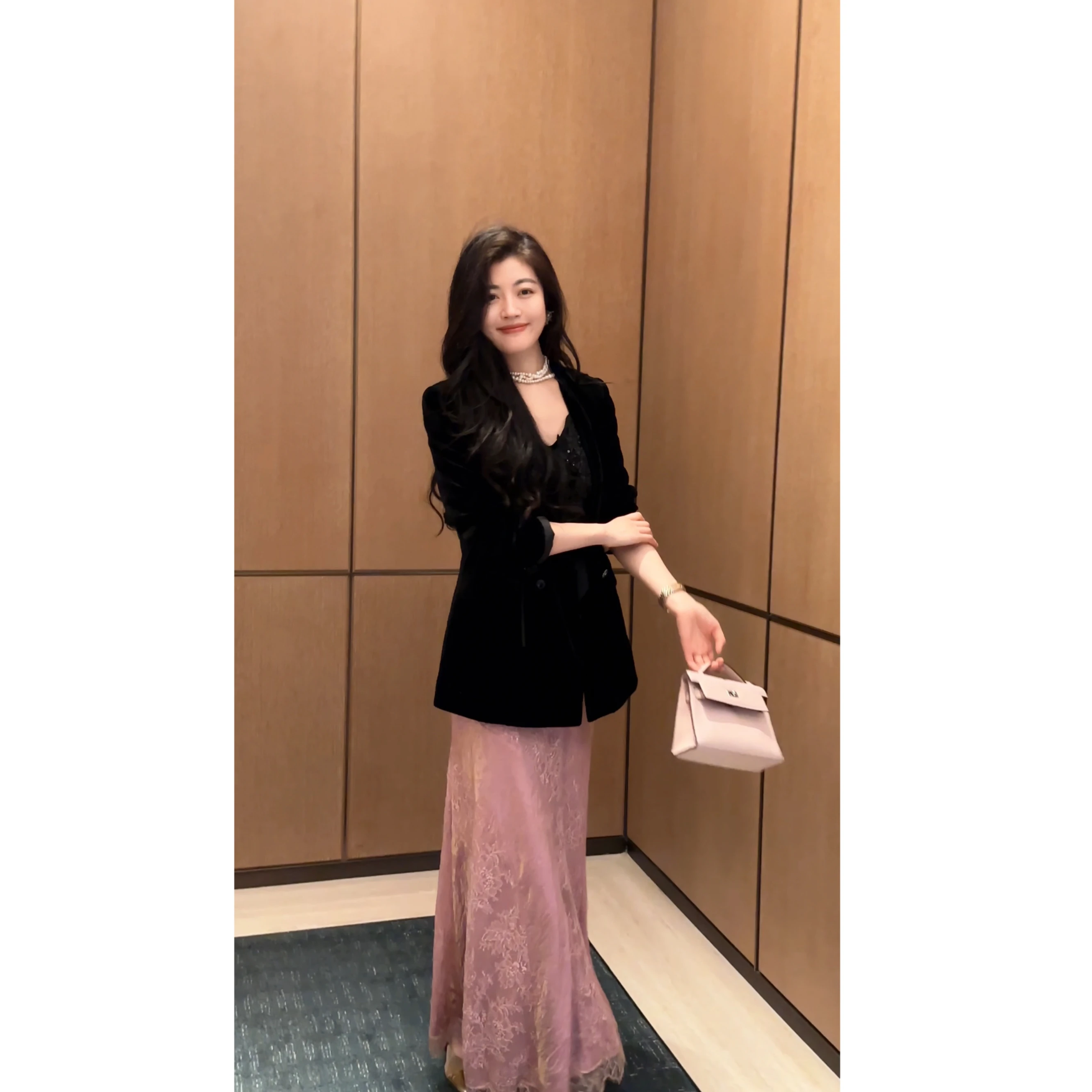 

Комплект из бархатного костюма и юбки NCOU: роскошный матовый вариант для женщин, модная новинка весны, элегантная сенсация, высокое качество