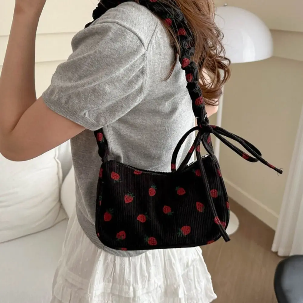 

Осенняя сумка-тоут в корейском стиле с клубничным принтом, большая вместительная сумка из вельвета с фруктовым узором, универсальная повседневная сумка на плечо