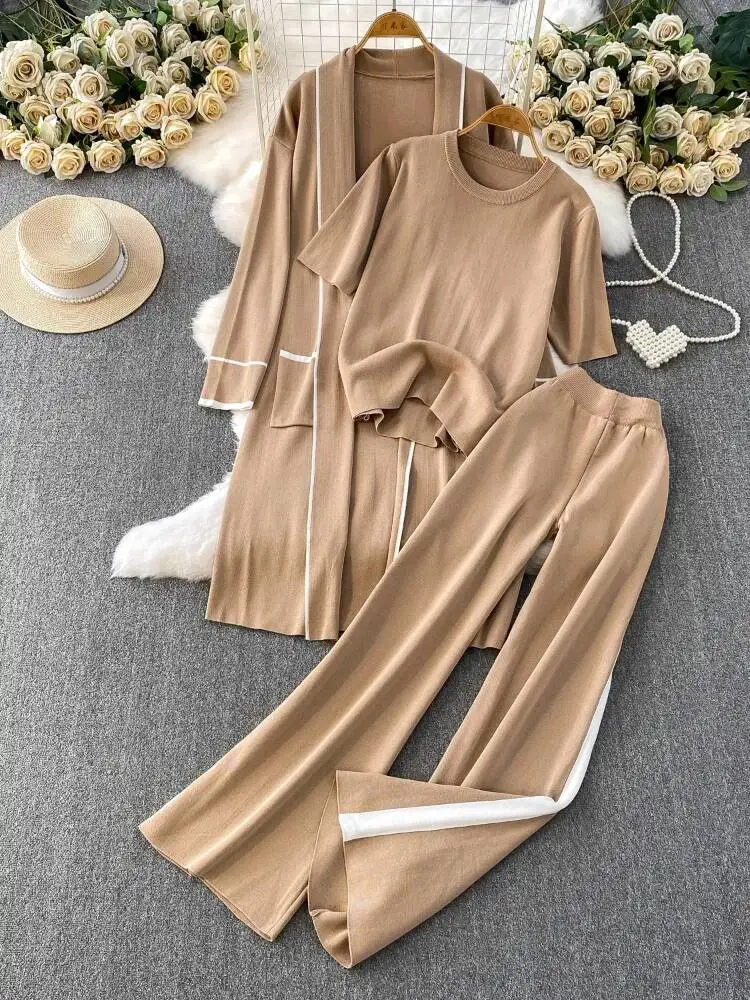 

Женский элегантный вязаный комплект из трех предметов: осенне-зимний длинный полосатый вязаный жакет + футболка + брюки, трикотажный костюм