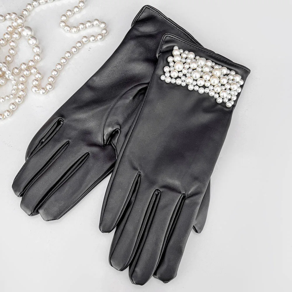 Wholesale of Black Pearl Gloves for Women in Winter with Added Velvet, Small Fragrance, Pearl, High-end Leather Gloves