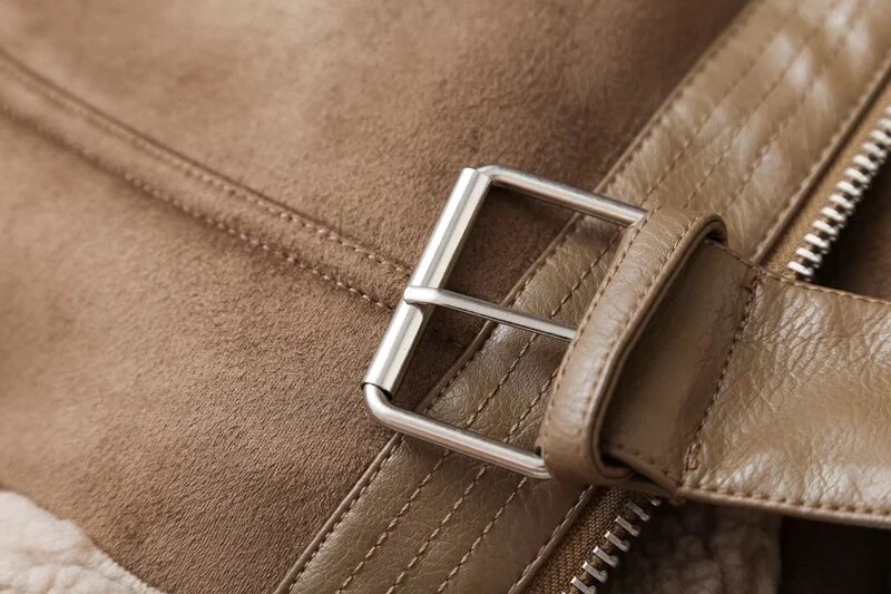 ملابس شتوية للنساء والشتاء مع سترة دراجة نارية سميكة مقاومة للرياح من الفرو والغزال