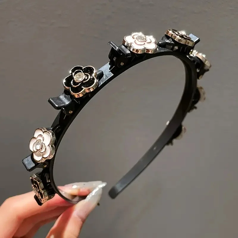 Lazy multi-layer braided hair with pearl rhinestone butterfly headband, bangs, hairpins, toothed headband, female