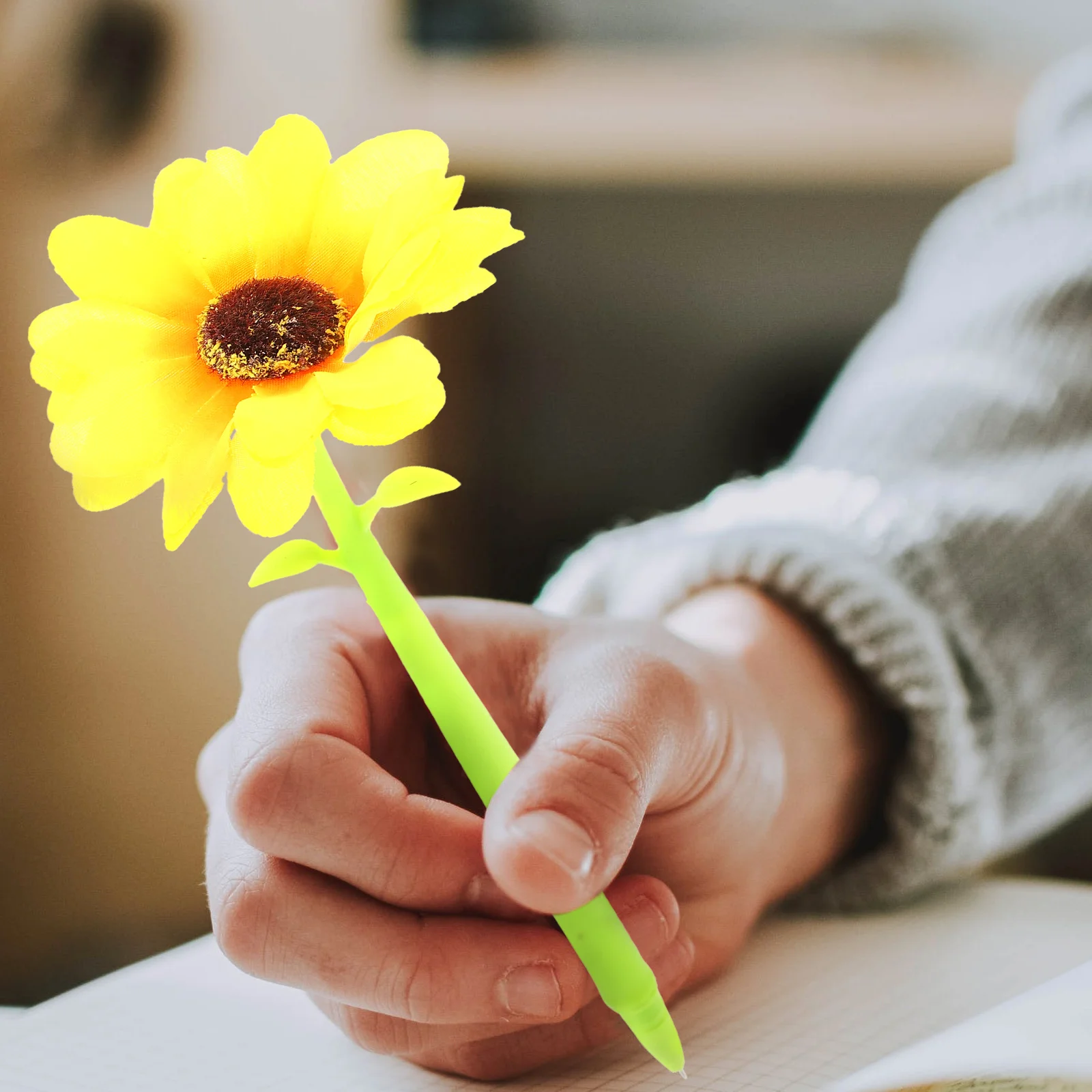 

4pcs Neutral Smooth Writing Black Core Adorable Writing Pens Sunflower Design Office Supplies Student Stationery