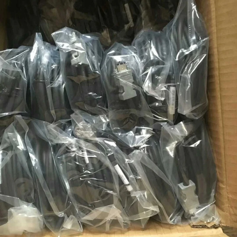 

Новый кабель энкодера Yaskawa UTTAH-B24RK, гарантия 1 год на складе