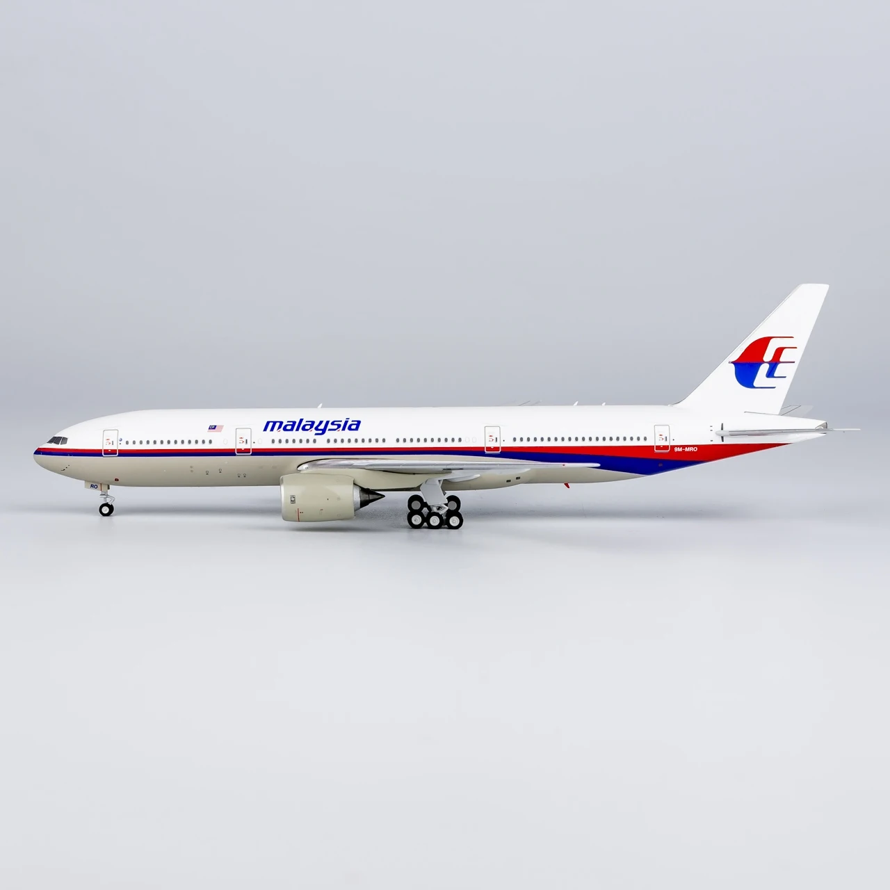 72053 Alloy Collectible Plane Gift NG Model 1:400 Malaysia Airlines Boeing B777-200ER Diecast Aircraft Jet Model 9M-MRD