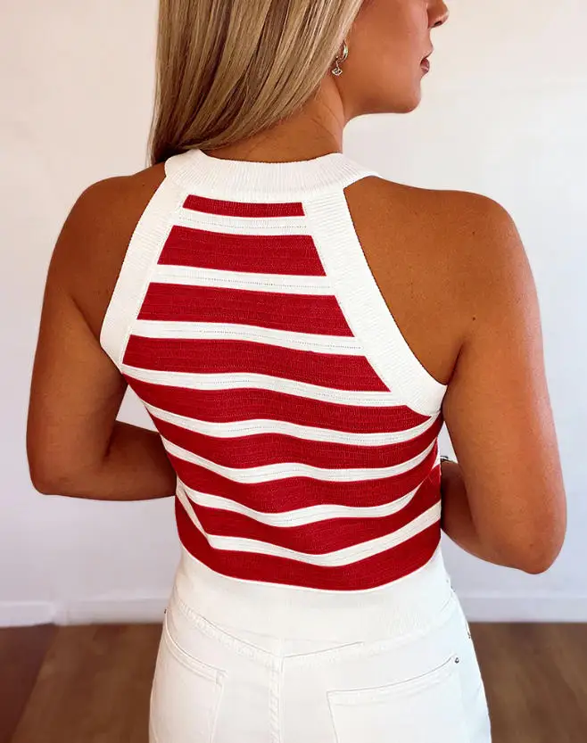 

2026 Summer New Women's Fashion Commuter Striped Sleeveless Tank Top with Gold Button Decoration, Breathable Knitted Top