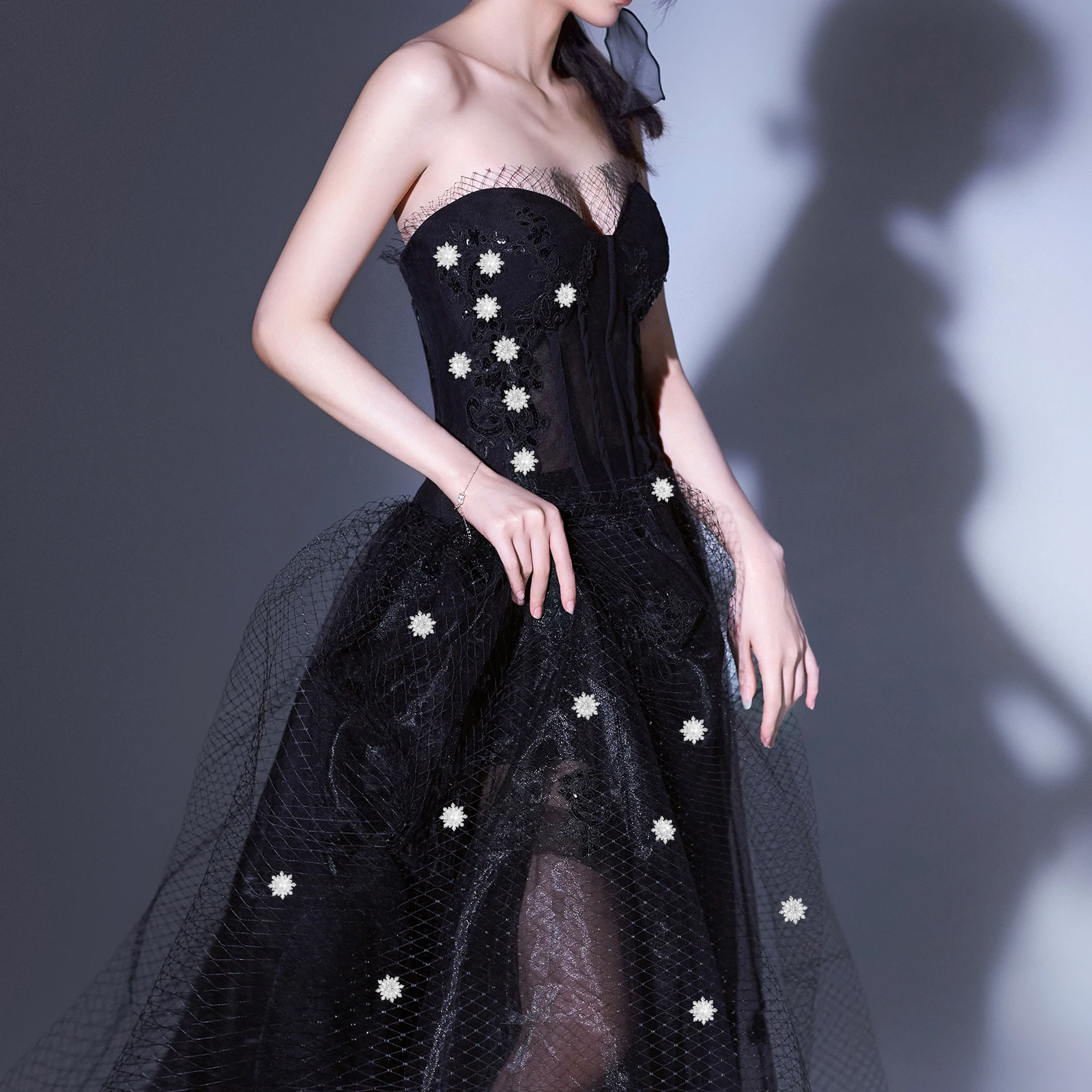 

20Pcs Snowflake Embellishments DIY Accessories Unique Alloy Charms Rhinestones for Headwear Bags Clothes Crafting