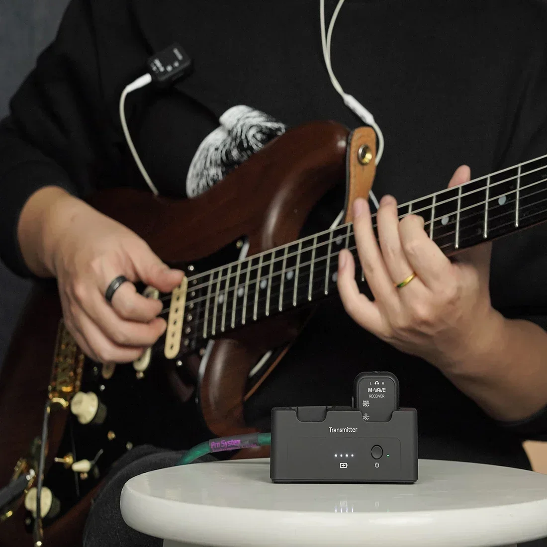 ﻿   M-VAVE WP-12 sistema inalámbrico transmisor receptor 2,4 GHz baja latencia escucha bidireccional en tiempo Real retorno de oreja piezas de guitarra