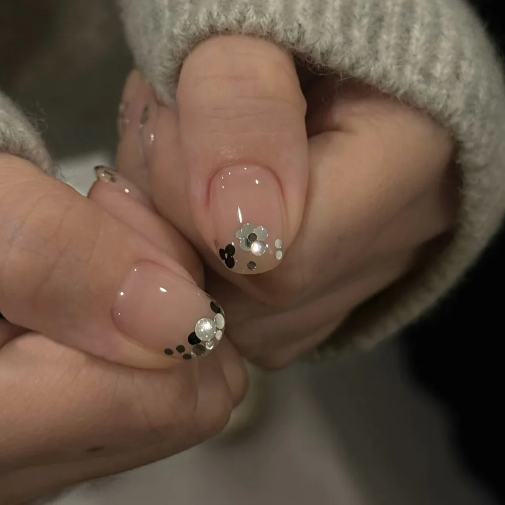 

Декор для ногтей Y2K: 12 ячеек, блестки в горошек, разноцветные DIY-пайетки, минималистичные украшения для ногтей, для маникюрного салона