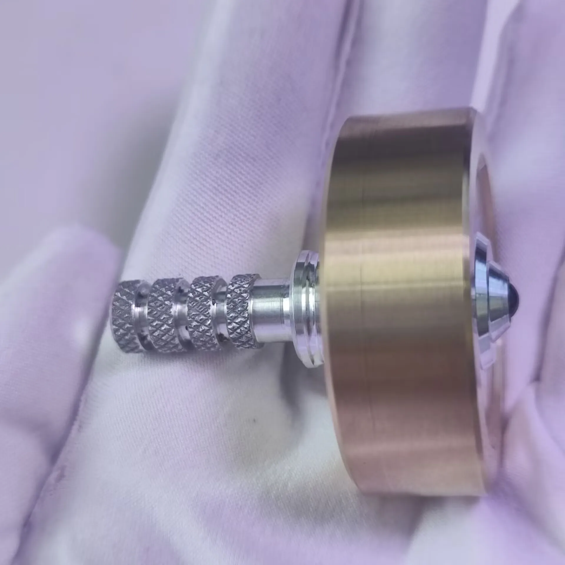 New 1PC Brass Hand Twisting Spinning Top Gyro Gyroscope Collection Spinner Toys EDC Decompression Toy