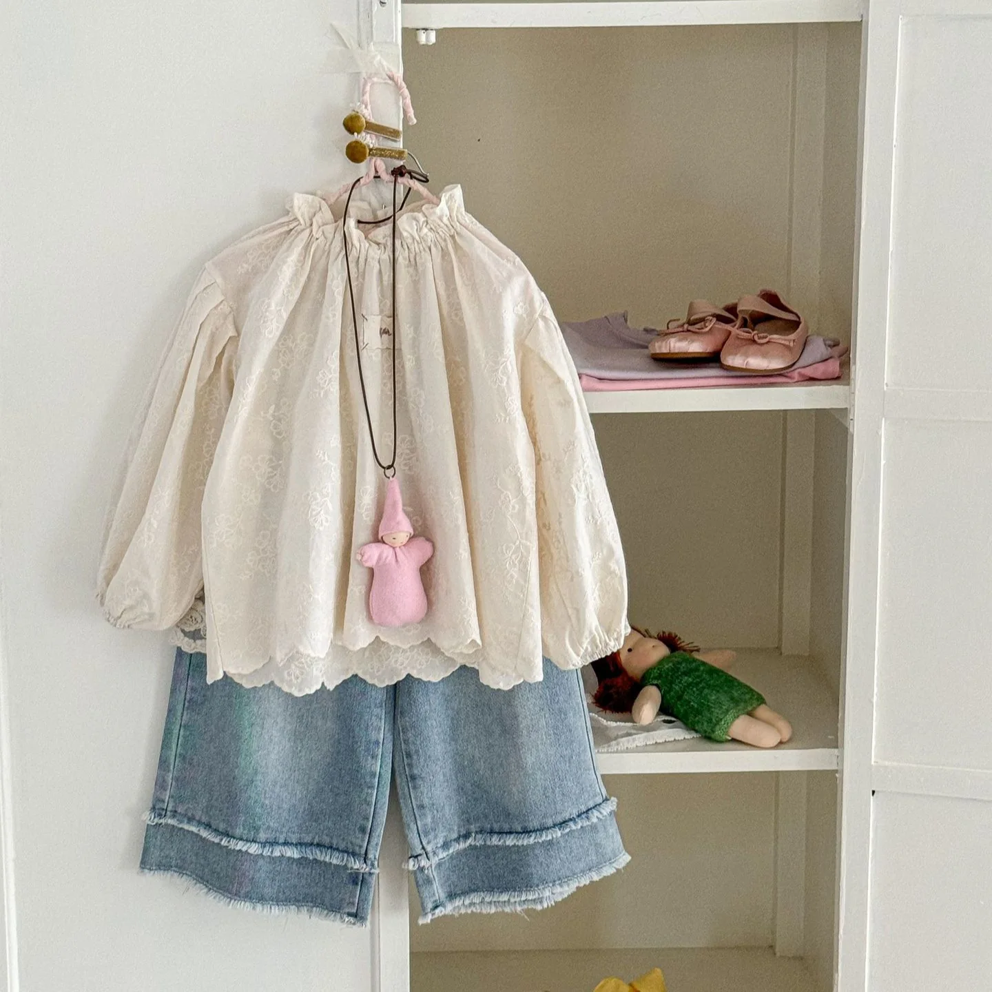 

Children's Doll Shirt 2025 Spring New Product Korean Children's Clothing Korean Version Lace High-end Embroidery Solid Color