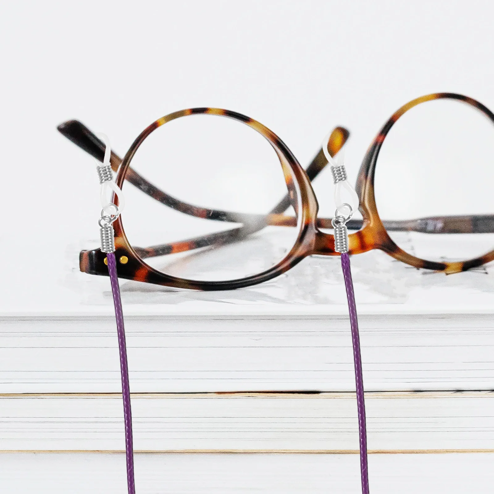 Delicate Eyeglass Chain Wax Cord Material Metal Coils Non Slip Design Purple Wax Eyeglasses Chain Eyeglass Holder