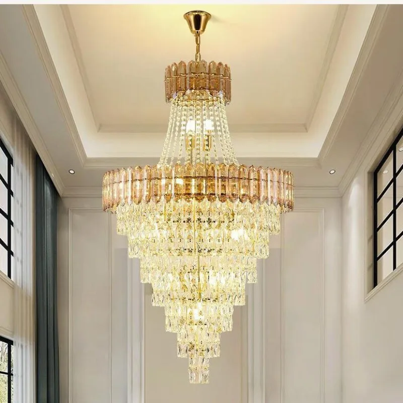 Duplex-Gebäude hohl leer Wohnzimmer großer Kronleuchter moderner einfacher Luxus