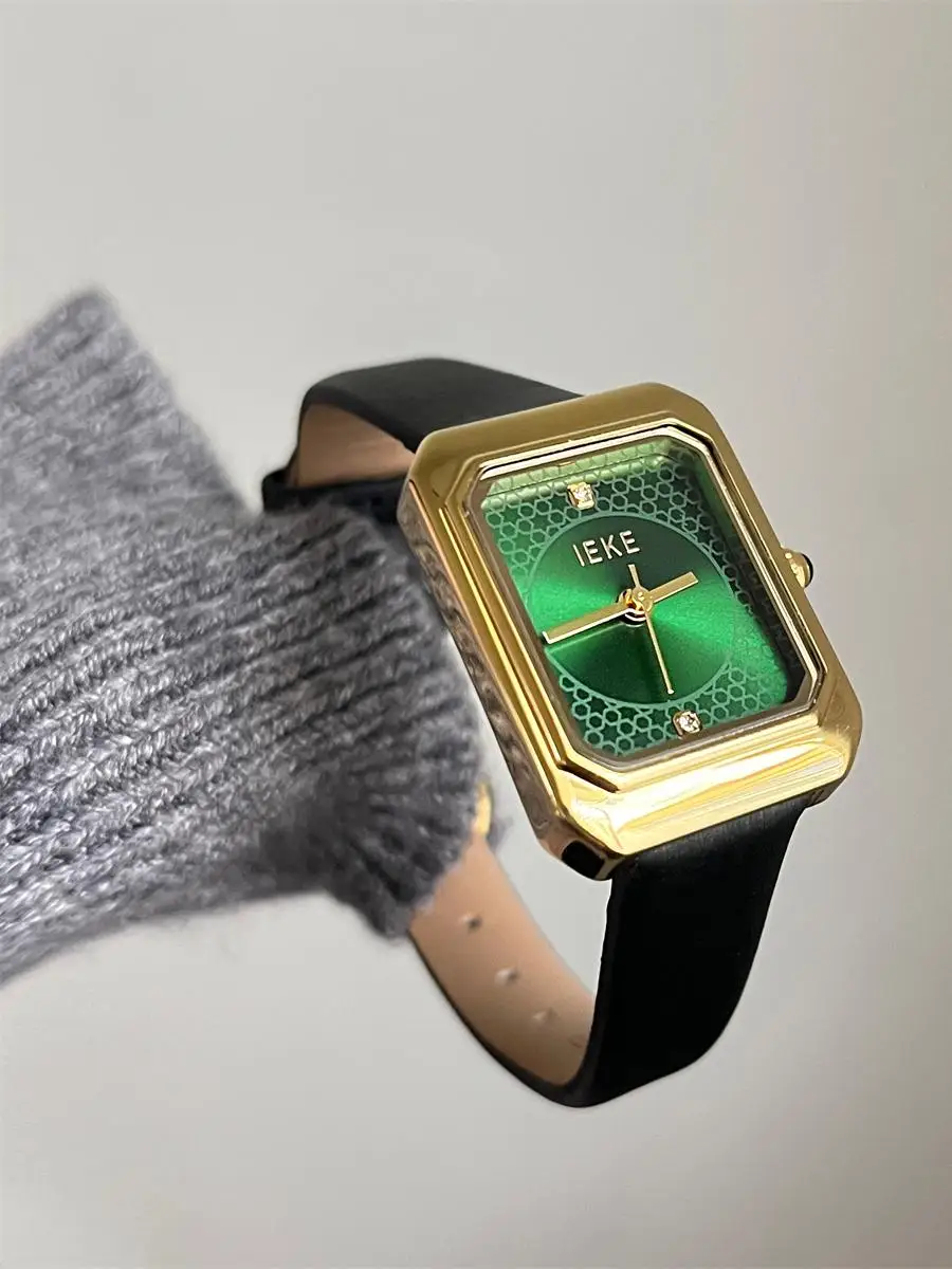 Nuovo orologio quadrato di lusso da donna Orologio con cinturino in pelle leggero e versatile in stile vintage di fascia alta, un regalo perfetto per le donne.