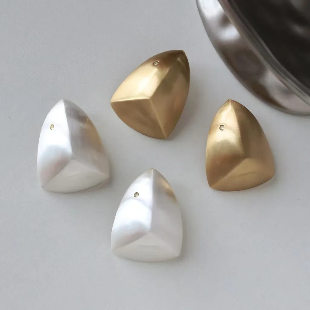 Exclusive Design Geometric Triangular Brushed Earrings Simple Elegant Sophisticated Matte Ear Studs Exquisite High-end Women