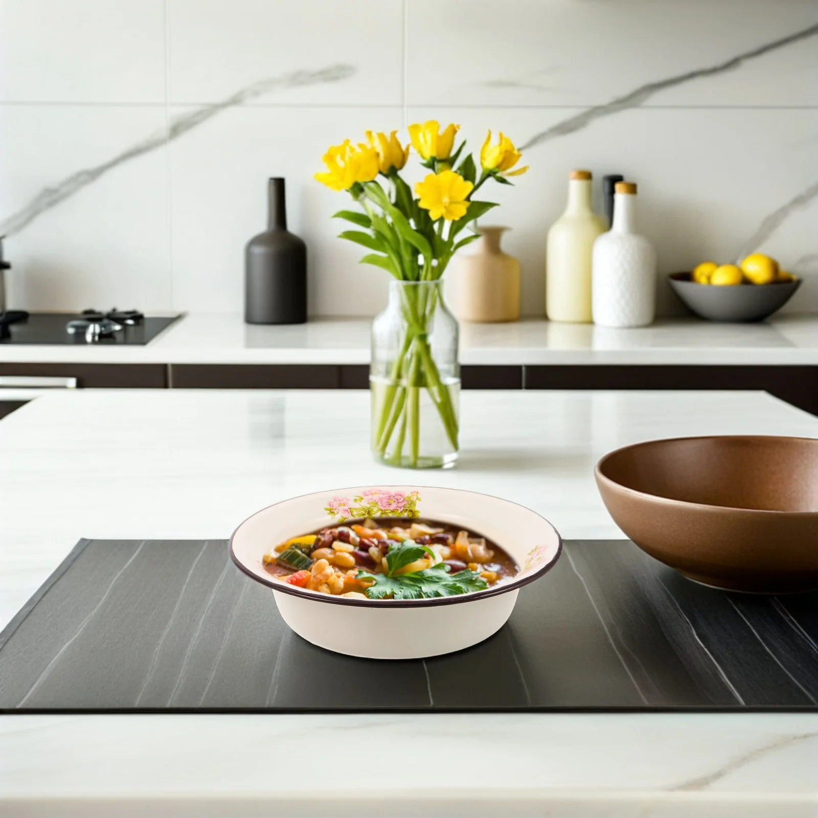 

Vintage Thickened Enamel Mixing Bowl 8 Inch Deep Floral Pattern Serving Old-Fashioned Pasta Salad Basin Lasagne Dish