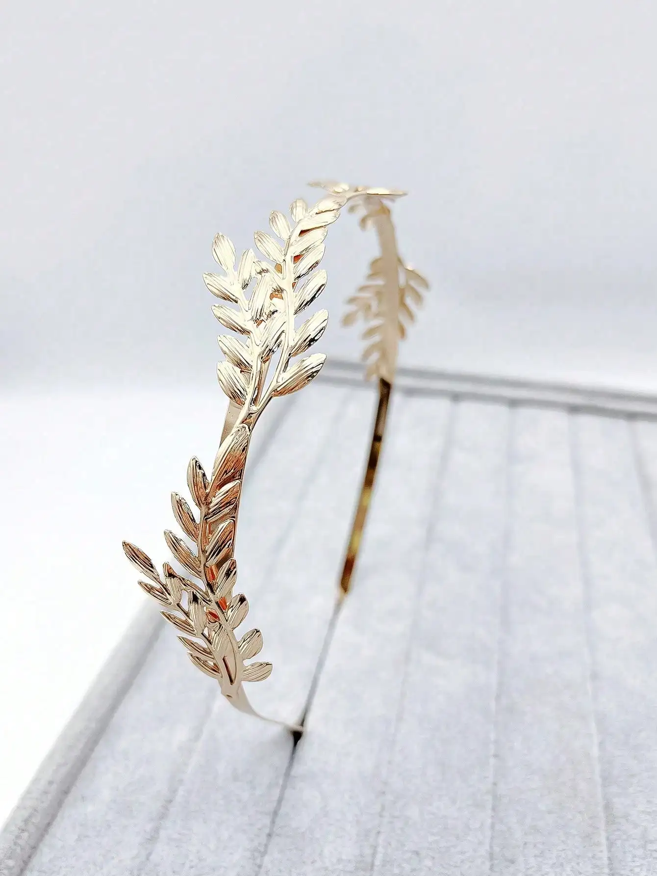 

Золотая повязка на голову с листьями, свадебный аксессуар для волос, корона греческой богини