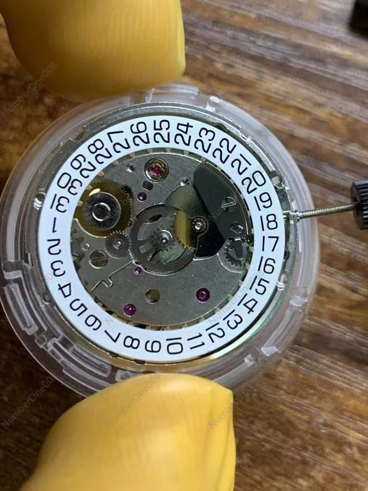 

Brand New ETA2824-2 Precision Grind Geneva Pattern Movement Chronometer V8 Certification Can Be Matched with Watch Case