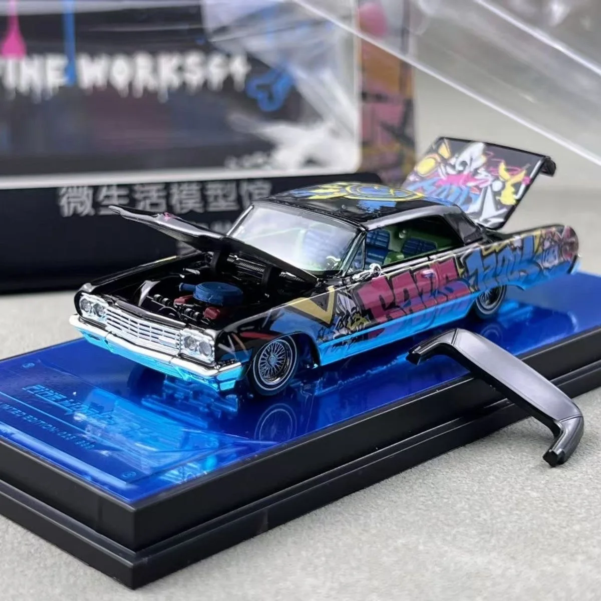 

FineWorks 1/64 Impala HZ Выставка Ограниченная серия Прыгающий автомобиль Окрашенный режим автомобиля из сплава