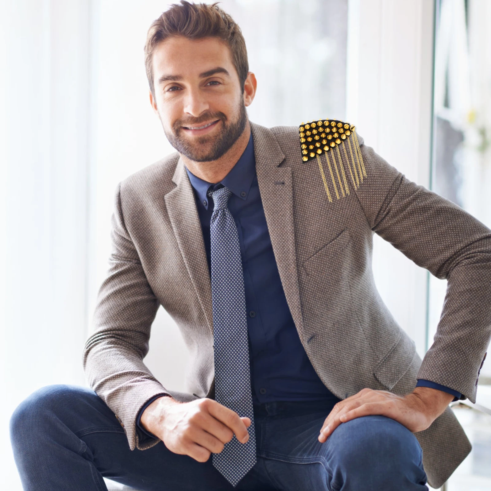 

Alloy Rivet Epaulettes Tassel Chain Shoulder Badge Decorative Vintage Shoulder Jewelry Uniform Costume Epaulets Accessories