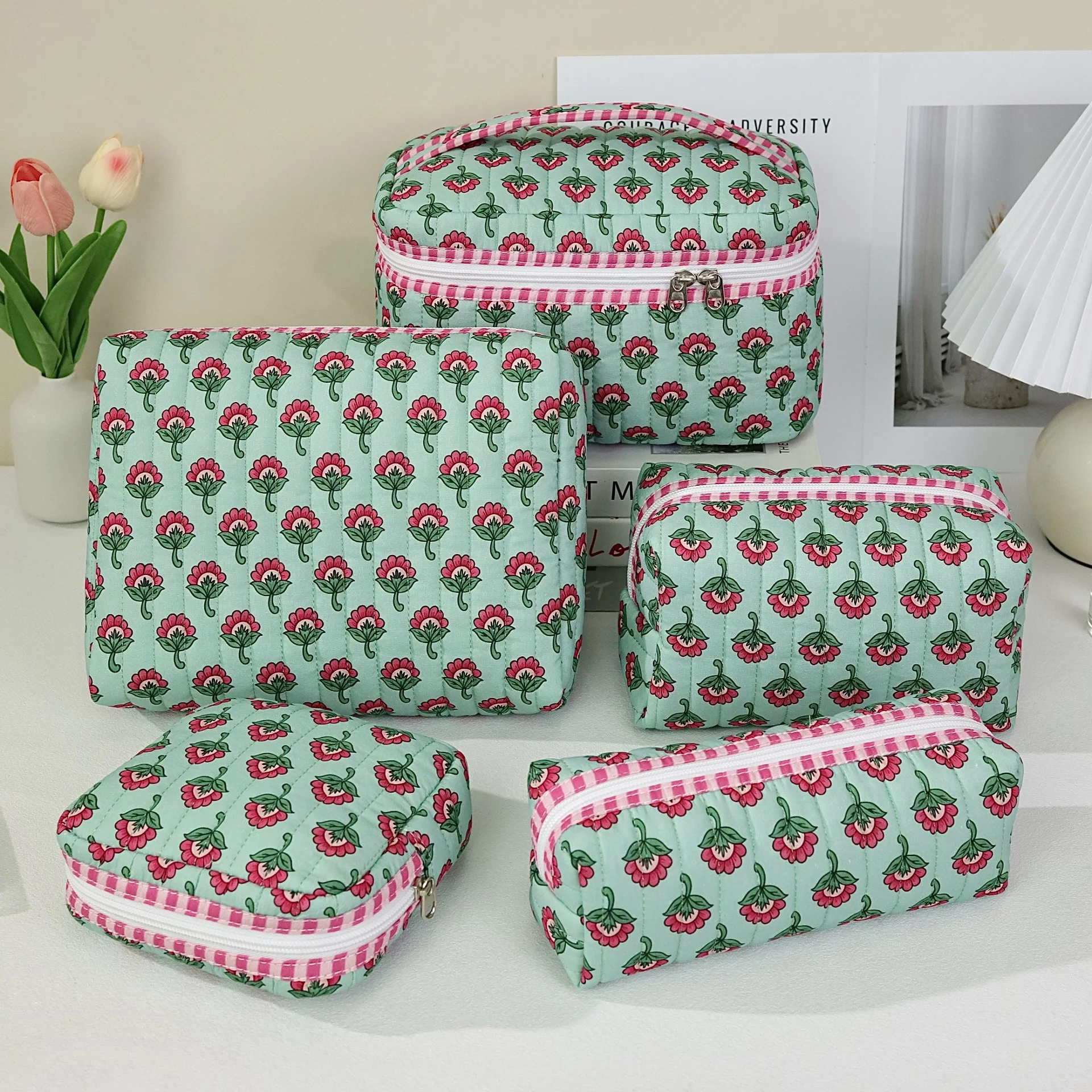 Vintage Quilted Flower Makeup Bag Cotton Handheld Makeup Storage Bag Large Capacity Portable Travel Grooming Bag