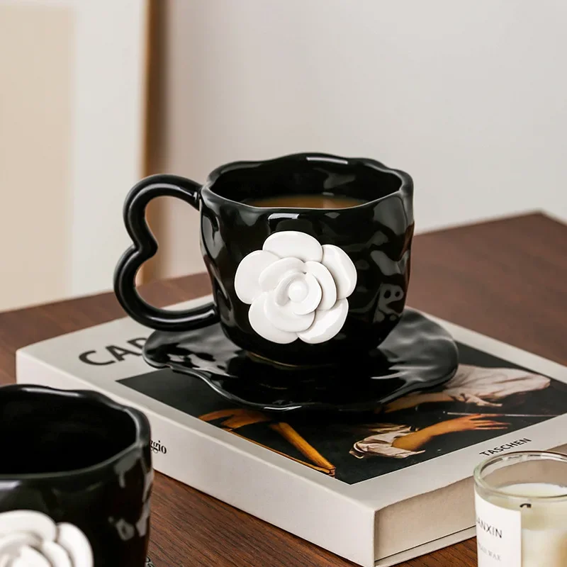 Taza  café Camelia 3D, juego  taza  té y platillo  cerámica texturizada a mano clásica en blanco y negro, Drinkweare