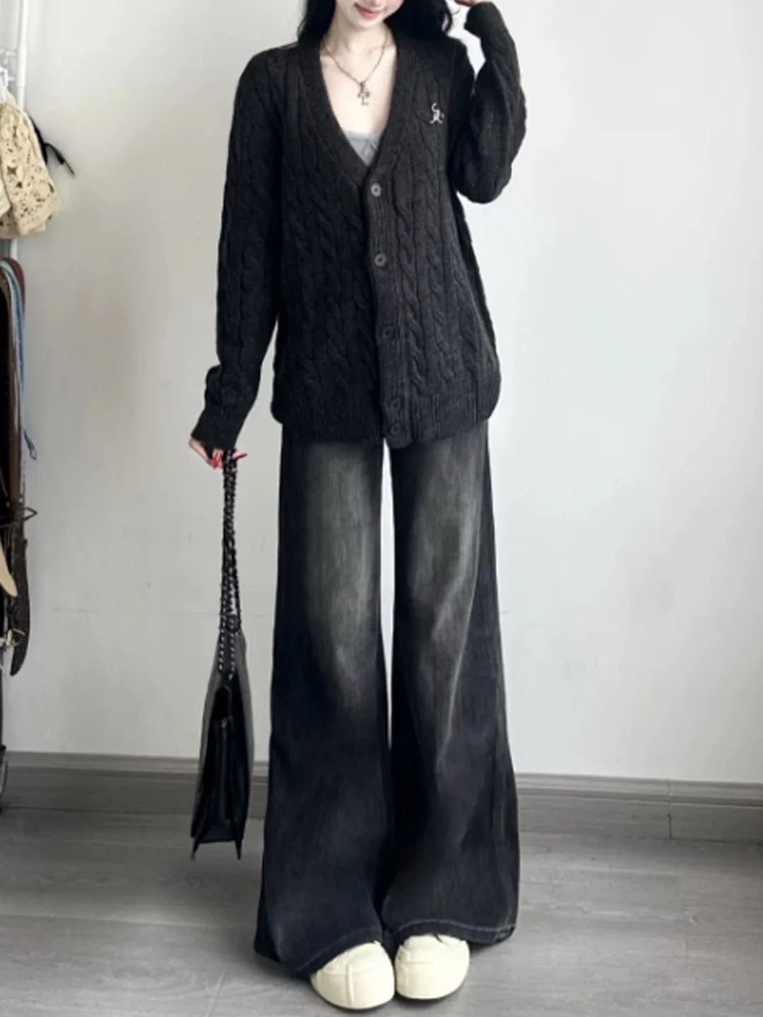 Jeans da donna Y2K a gamba larga Pantaloni neri a vita alta Pantaloni larghi retrò drappeggiati sul pavimento Autunno Inverno Casual