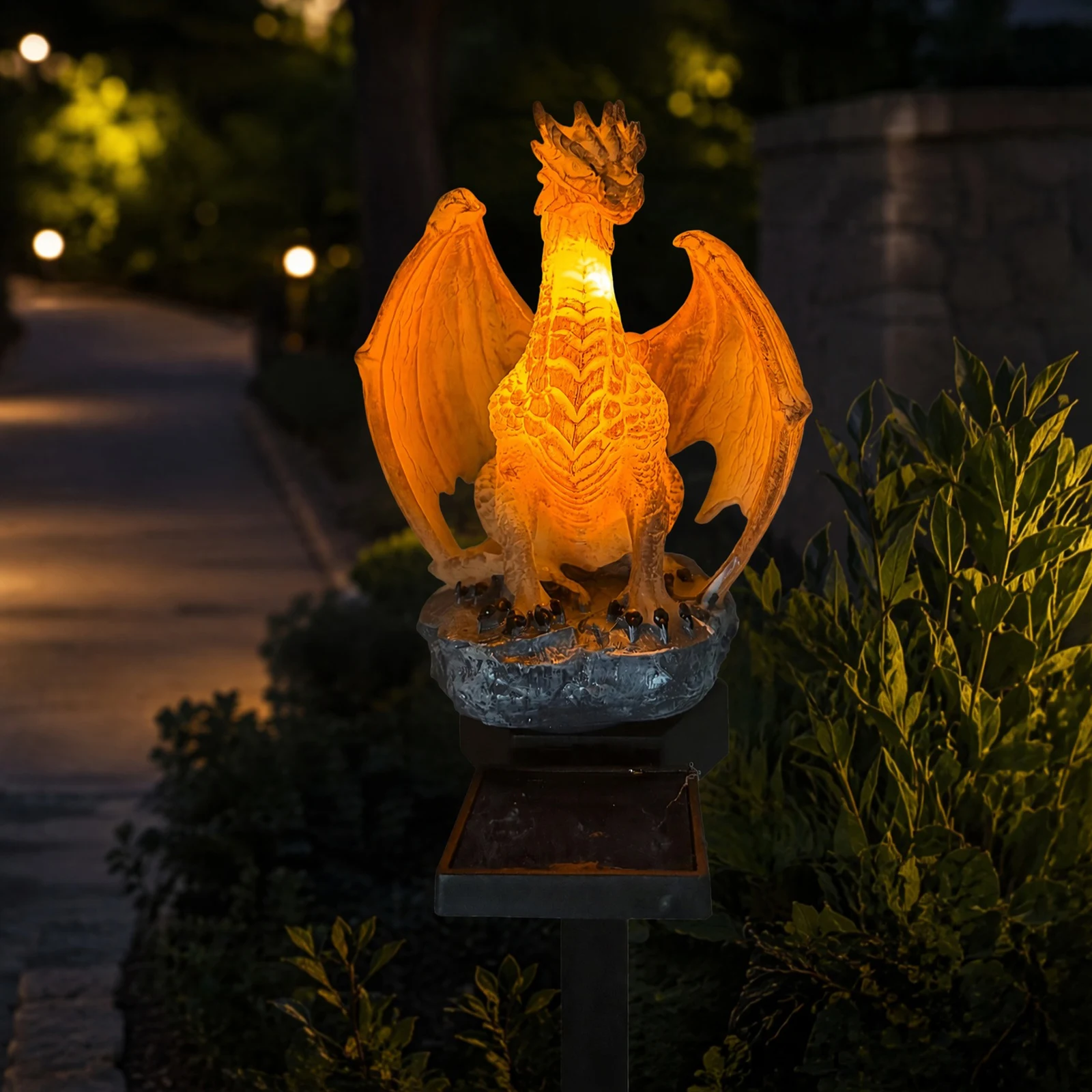 Dragon Solar Garden Light Soft Warm Glow Resin Dragon Lamp Unique Gothic Shape for Home Yard Lawn Porch Balcony Decor
