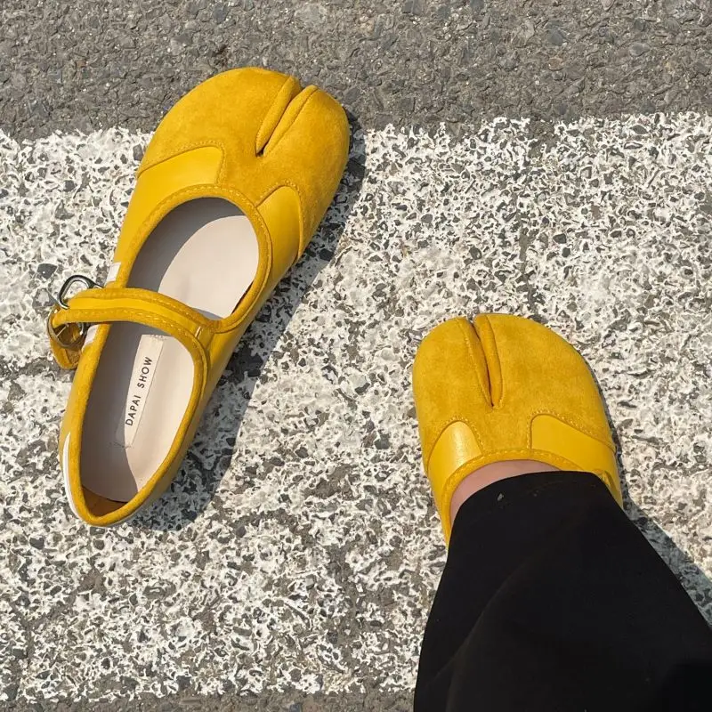 

Black White Suede Leather Retro Tabi Flats Split Toe Ballerina Vintage Red Split Toe Tabis Ballet Flats Women Mary Jane Shoe
