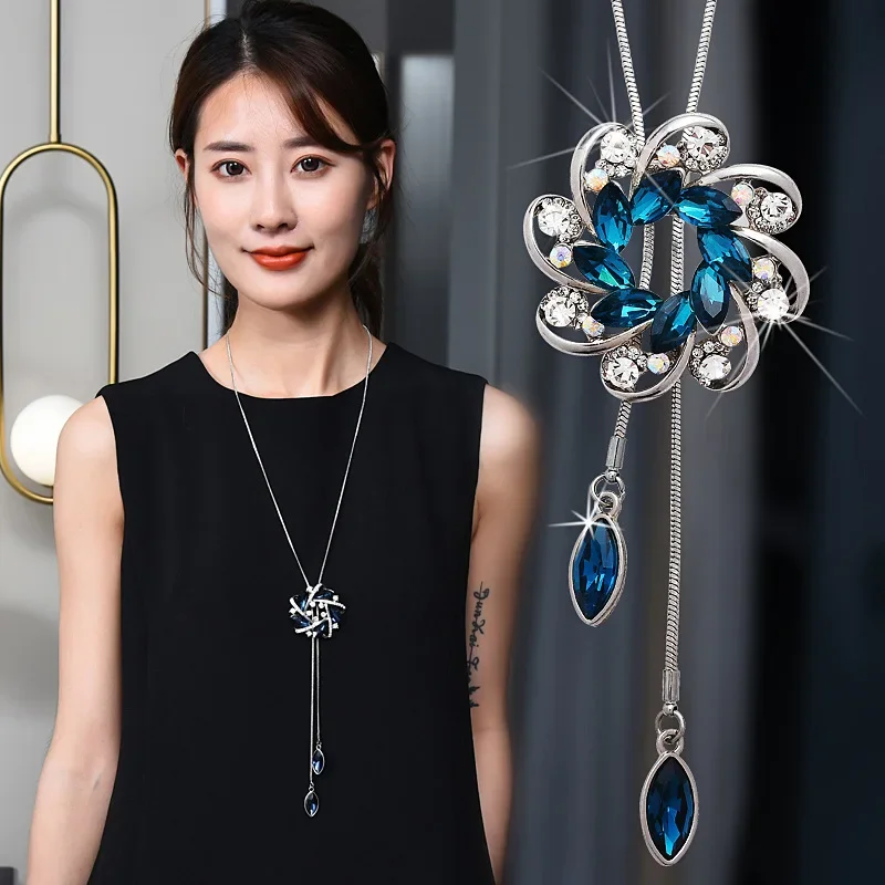 New autumn and winter fashion, versatile and adjustable long necklace, floral tassel sweater chain